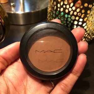MAC BLUSH IN COLOR BLUNT